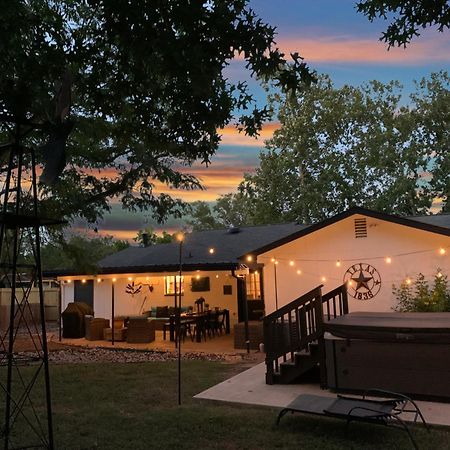 Bayer Guest Haus-Hot Tub And Fire Pit Villa Фредериксбург Екстериор снимка